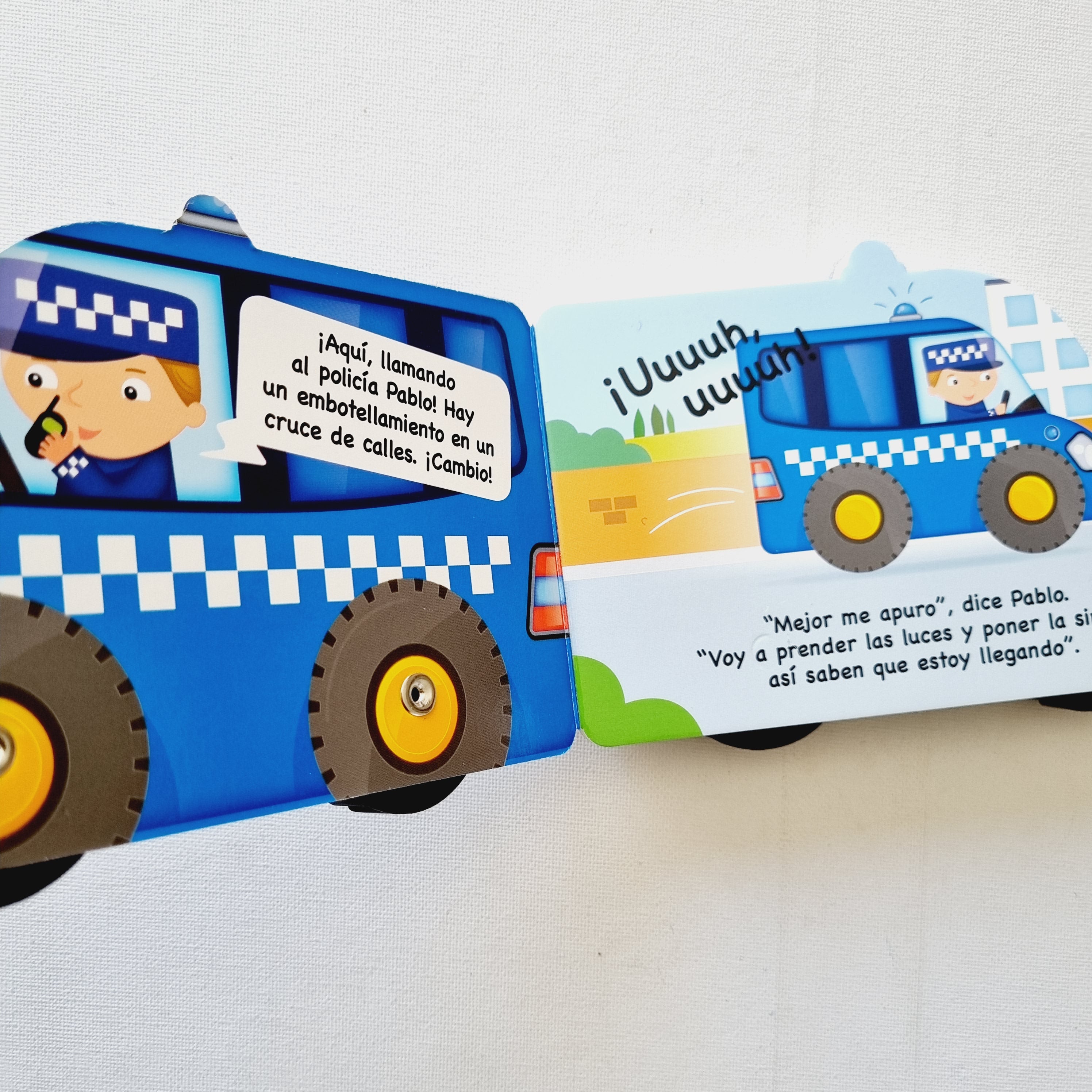 El coche de policía. Sobre ruedas El coche de policía. Sobre ruedas